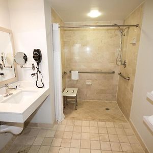 Queen Room Mobility accessible
